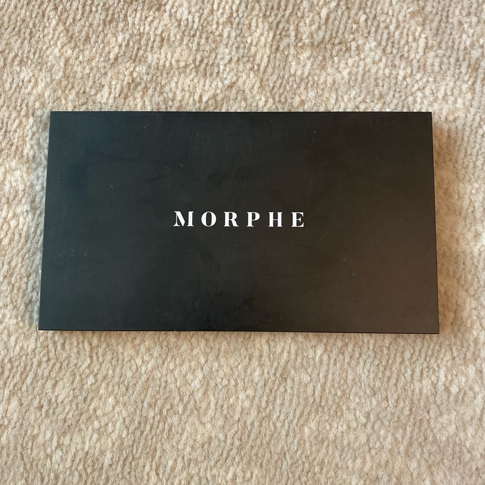 MORPHE 8T totally tan complexion pro face palette